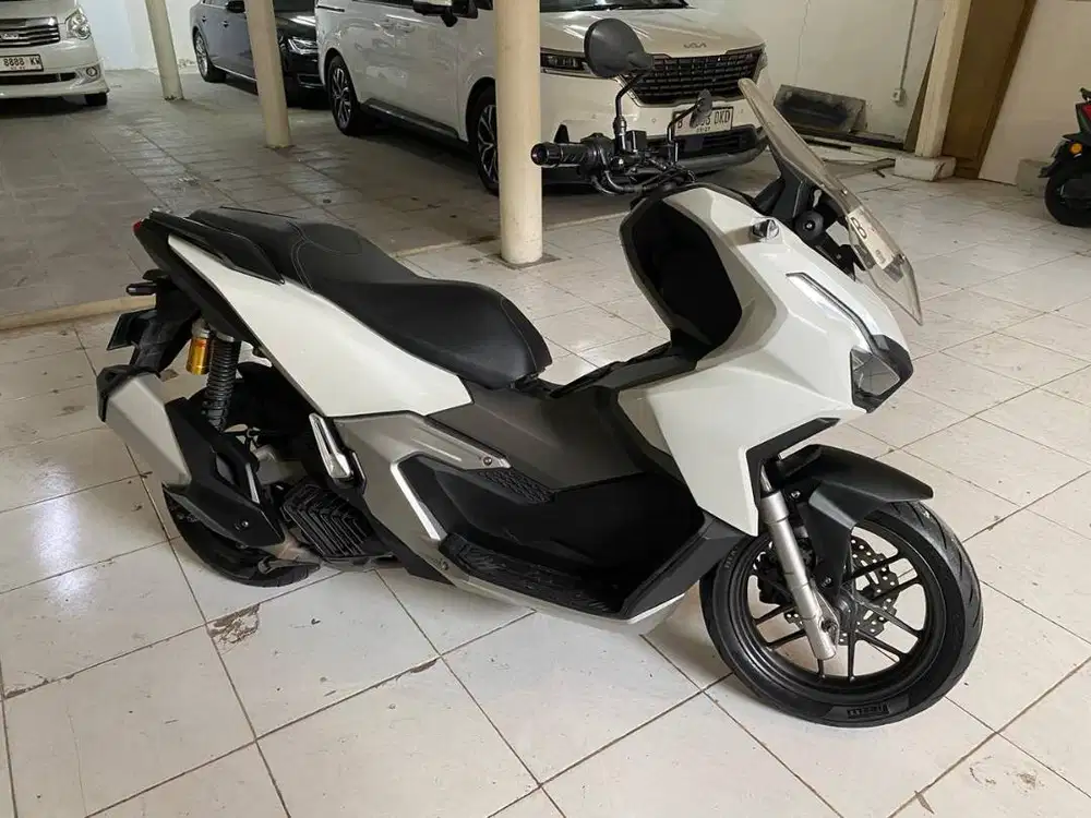 ADV 160 CBS 2023 PUTIH GLOSSY