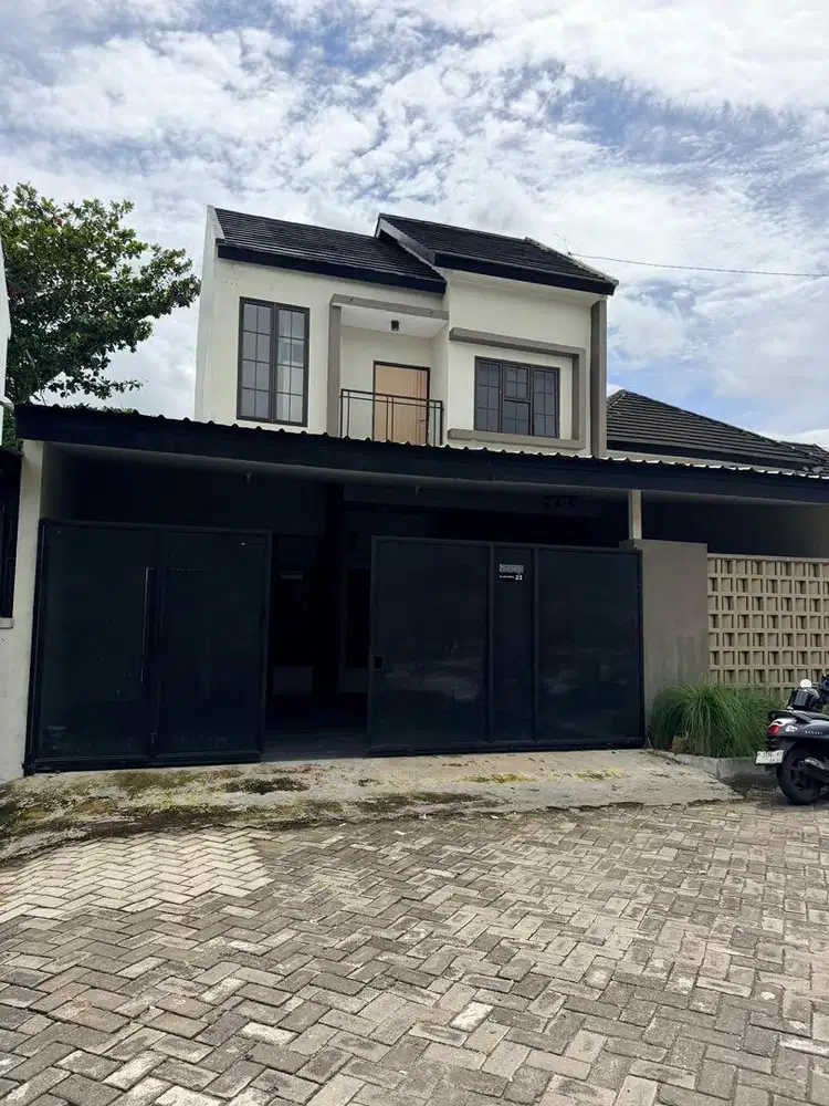 DIJUAL RUMAH LUAS COCOK UNTUK KANTOR DAN USAHA