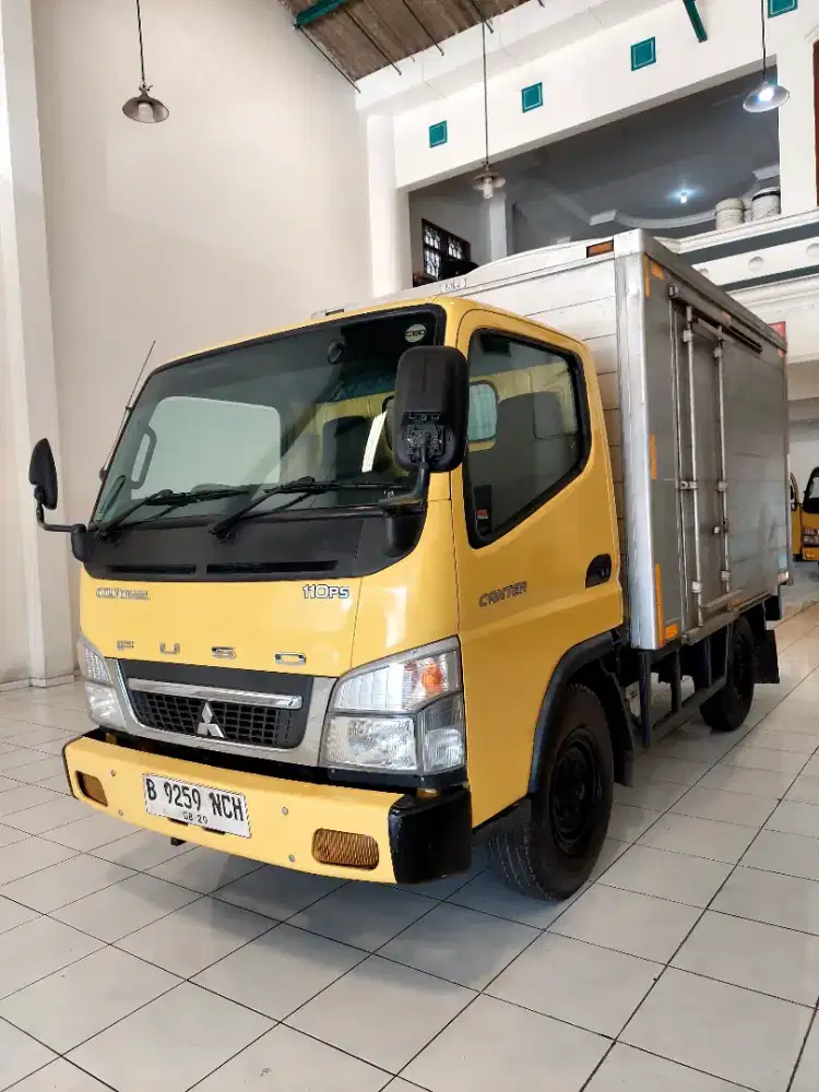 Mitsubishi Colt Diesel FE71 Box