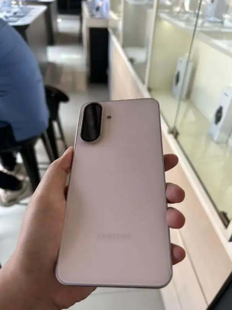 Spesial diskon Samsung galaxy a56 8/256 free adaptor 25w