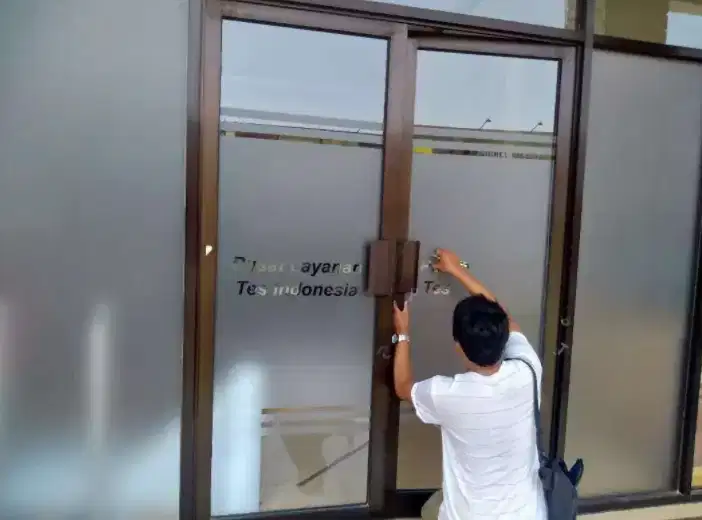 KACA FILM PERUMAHAN KANTOR GEDUNG KOS & HOTEL DI JOGJA SLEMAN