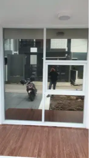 Sticker dan Kaca Film Panggilan Jogja un Rumah, Gedung dan Perkantoran