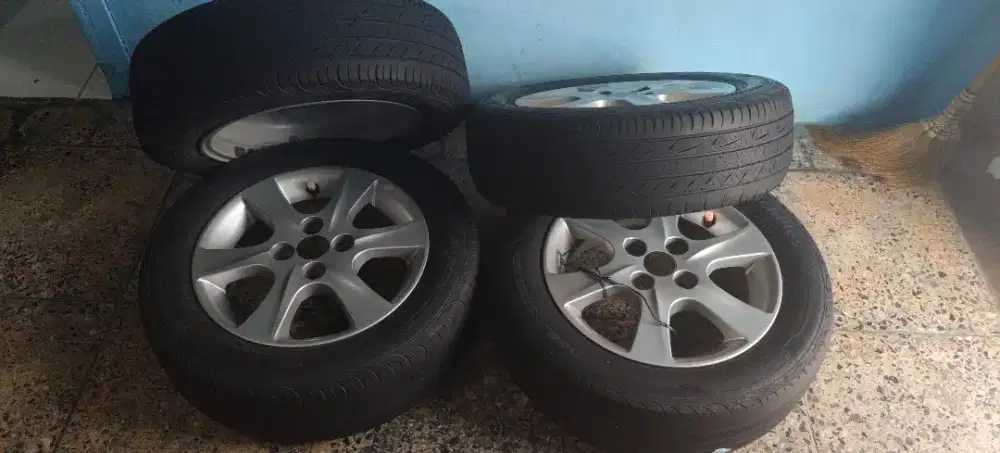 Pelek OEM Sirion + Ban