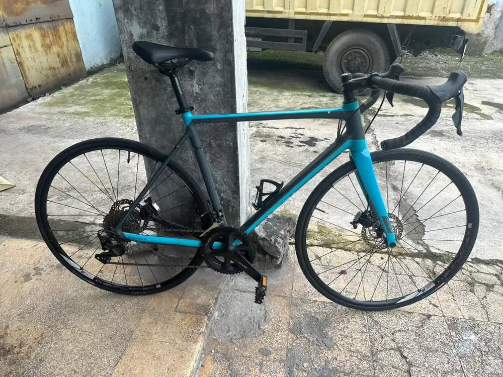 Jual sepeda polygon strattos s5D ukuran L , kondisi bagus normal mulus