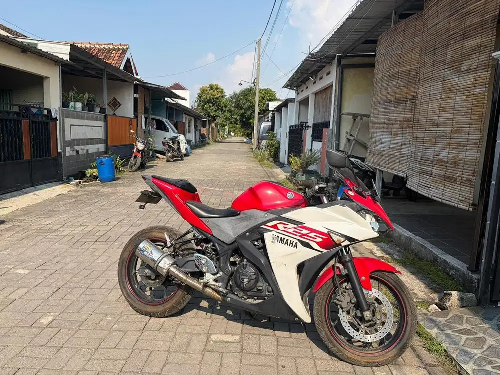 Yamaha YZF-R25 NON ABS (Kilometer Rendah)