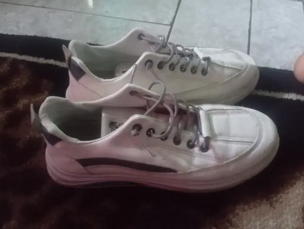 Jual sepatu bekas