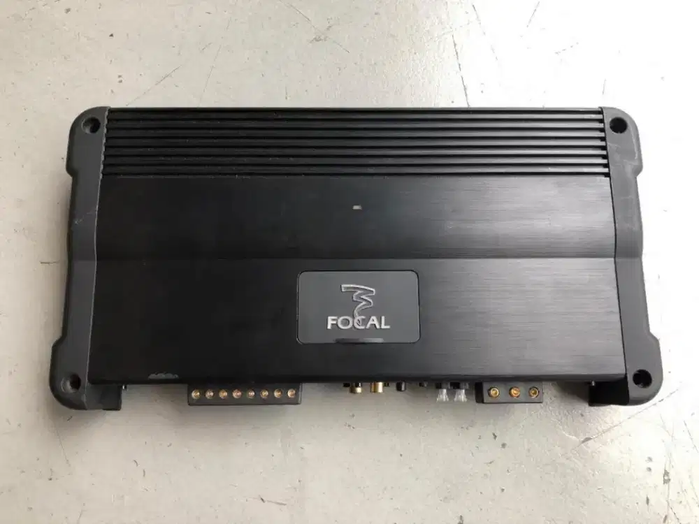 FOCAL FPP 4100

4 channel amplifier amp audio second original