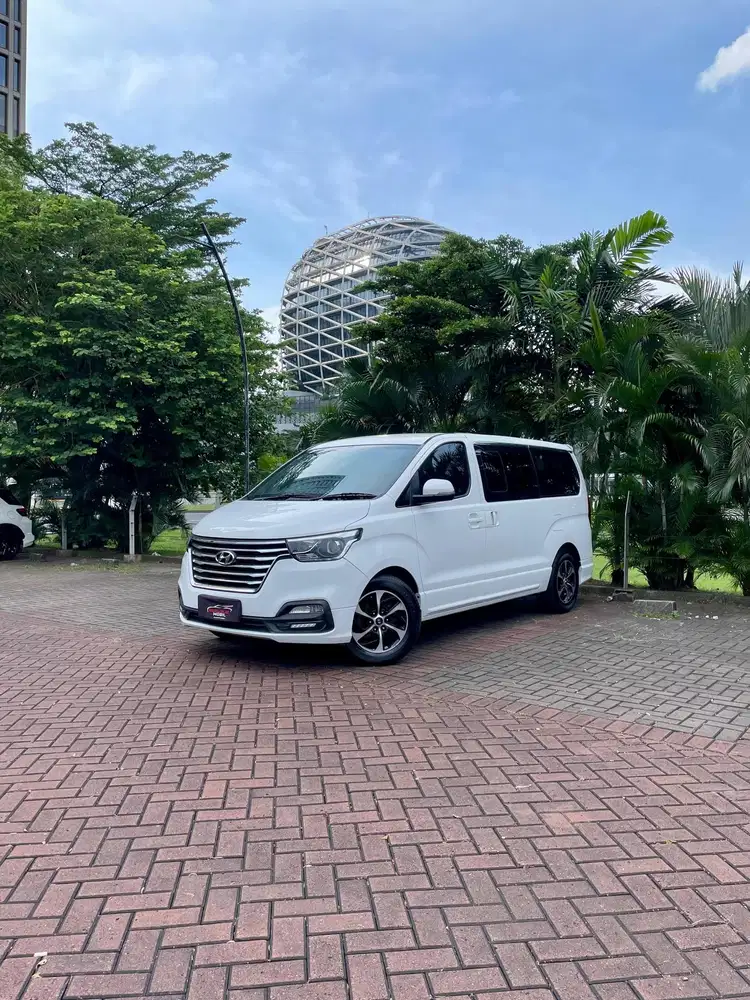 MOBIL KELUARGA IRIT Hyundai H-1 2.5 AT (Diesel) 2018