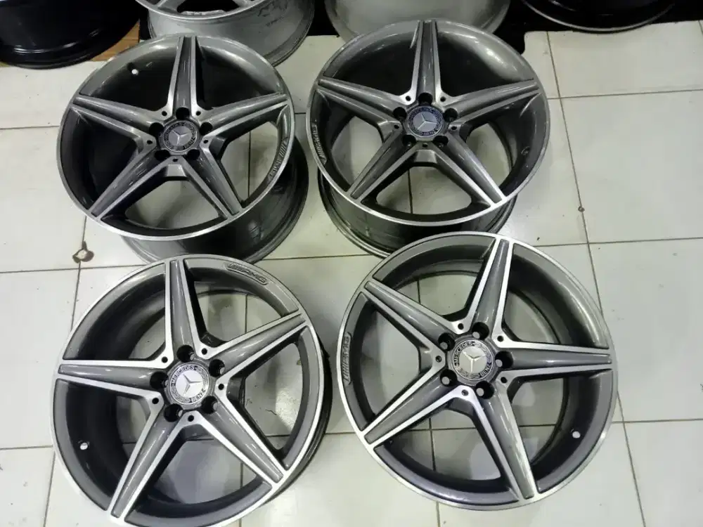 Original AMG W205 R18