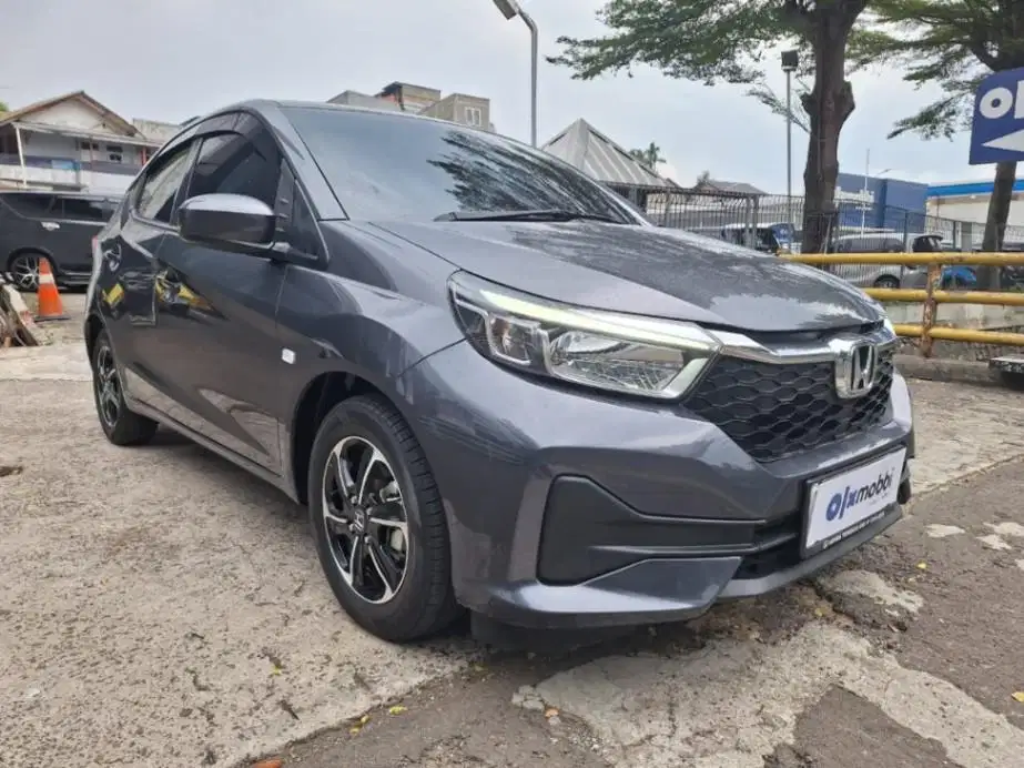 DP MURAH Honda Brio Satya 1.2 E Bensin-AT 2025 Abu-Abu CDYFB
