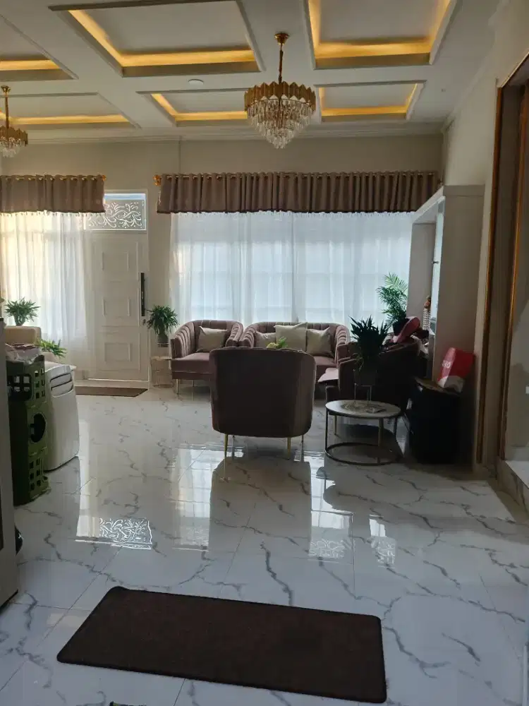 Di jual villa cantik dikaki bukit jalan besar rumah besar dan luas