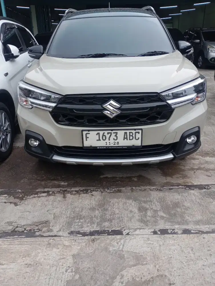 Suzuki XL7 1.5 Alpha Hybrid AT 2023 Coklat