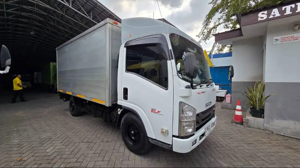 Isuzu Elf NLR 55 T LX Long E2 100PS 4R Pwr Str + Box Alumunium - 2020