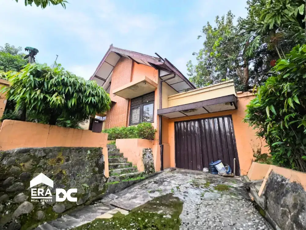 JUAL Rumah Hitung Tanah Konstruksi Kayu Jati di Petompon Gajahmungkur Semarang