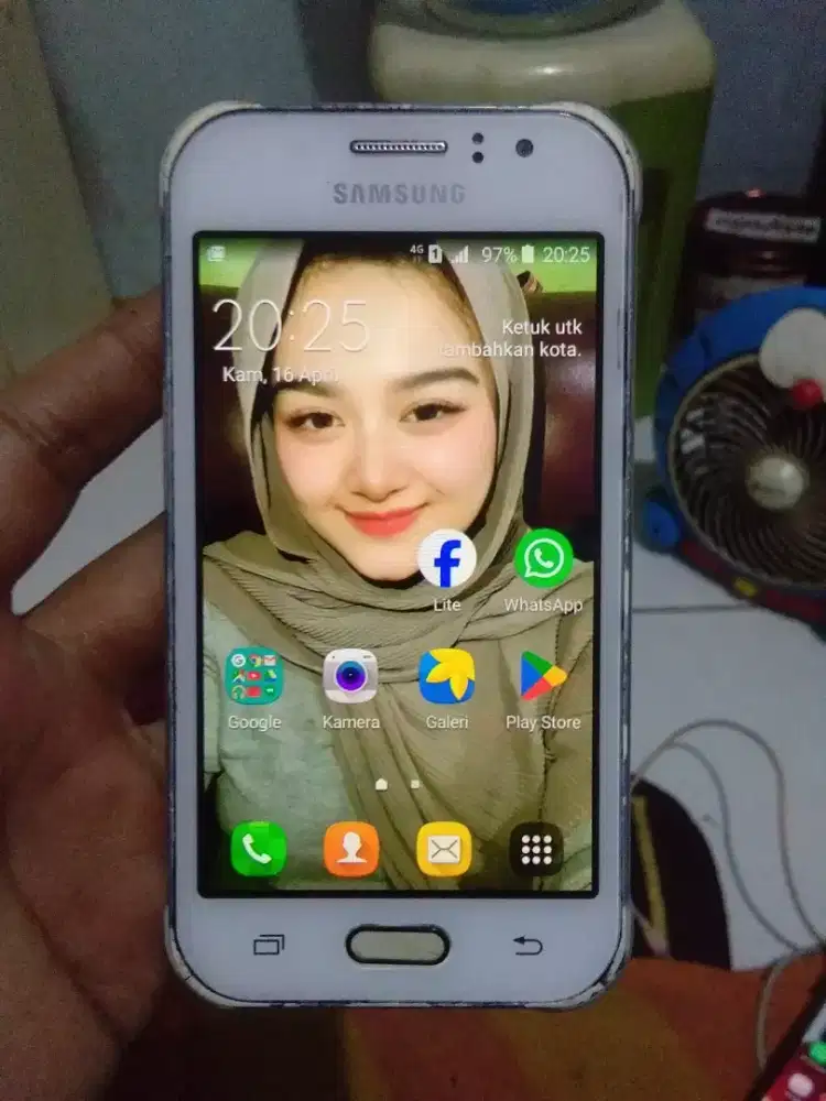 Samsung galaxy J1 Ace 4G 1/8 layar 4.5 inchi