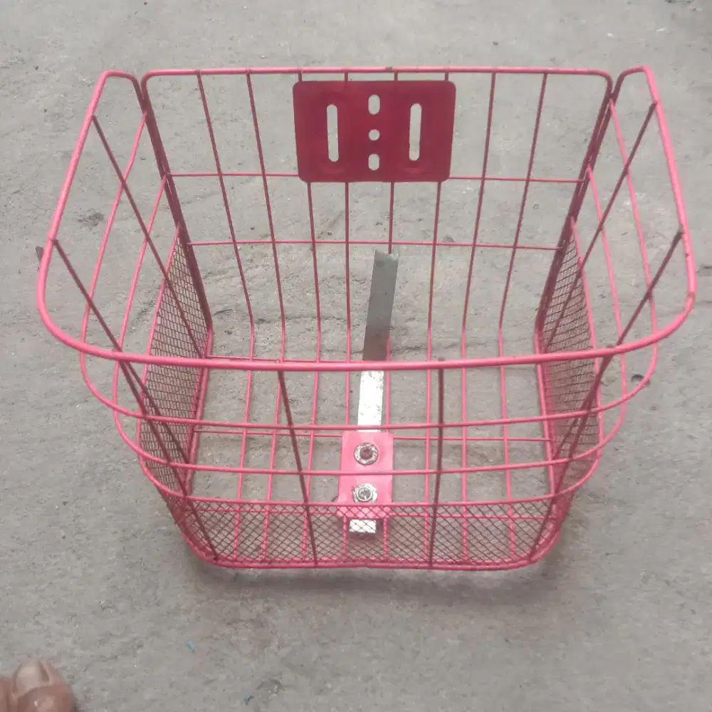 Jual Keranjang sepeda Besi warna pink cocok untuk sepeda lipat mini