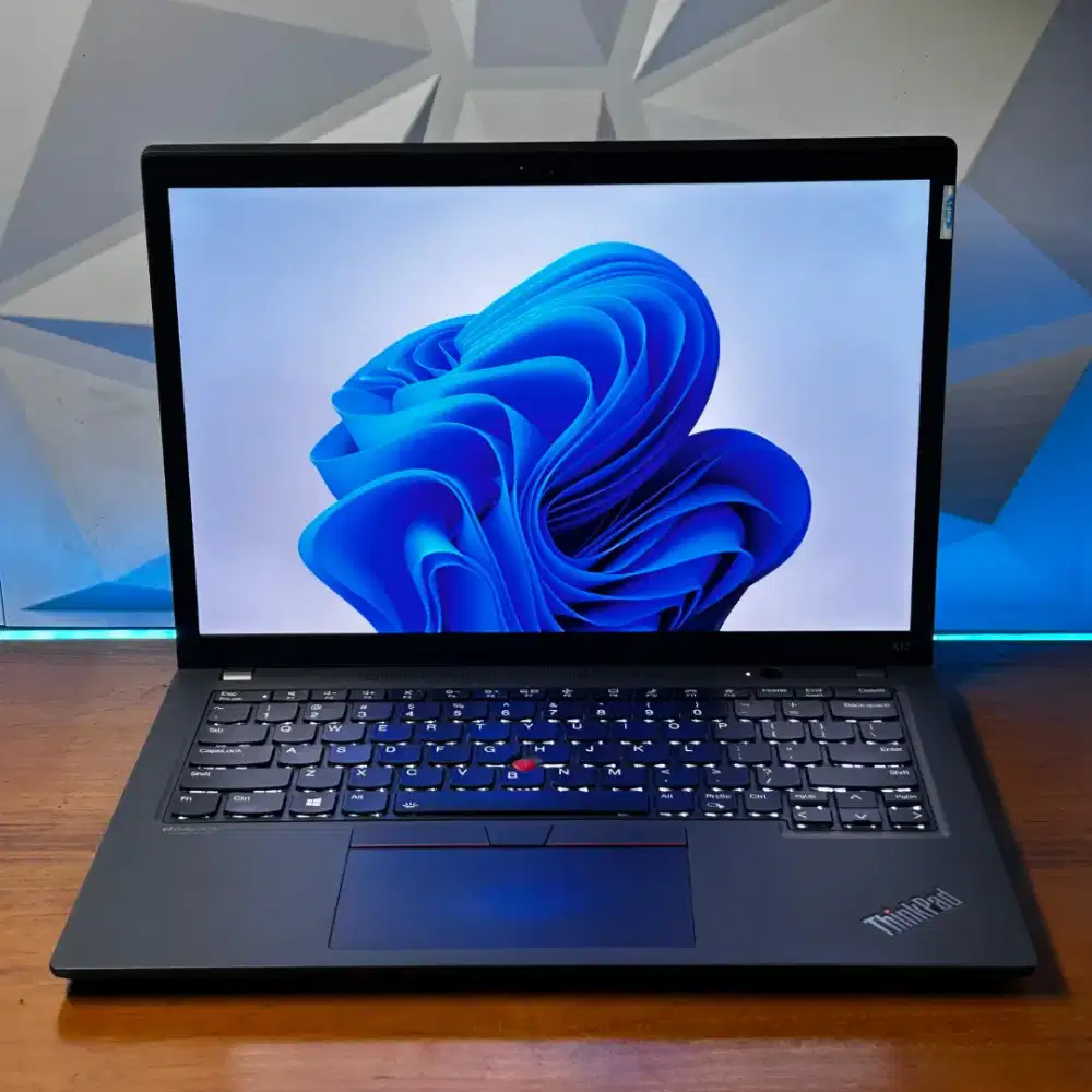 Lenovo Thinkpad X13 Gen 2
Core I7-1165g7 Ram 16gb Ssd 256 Nvme