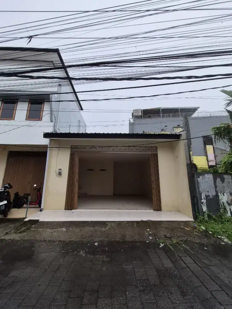 Dikontrakan Ruko di jl.Rinjani Monang maning