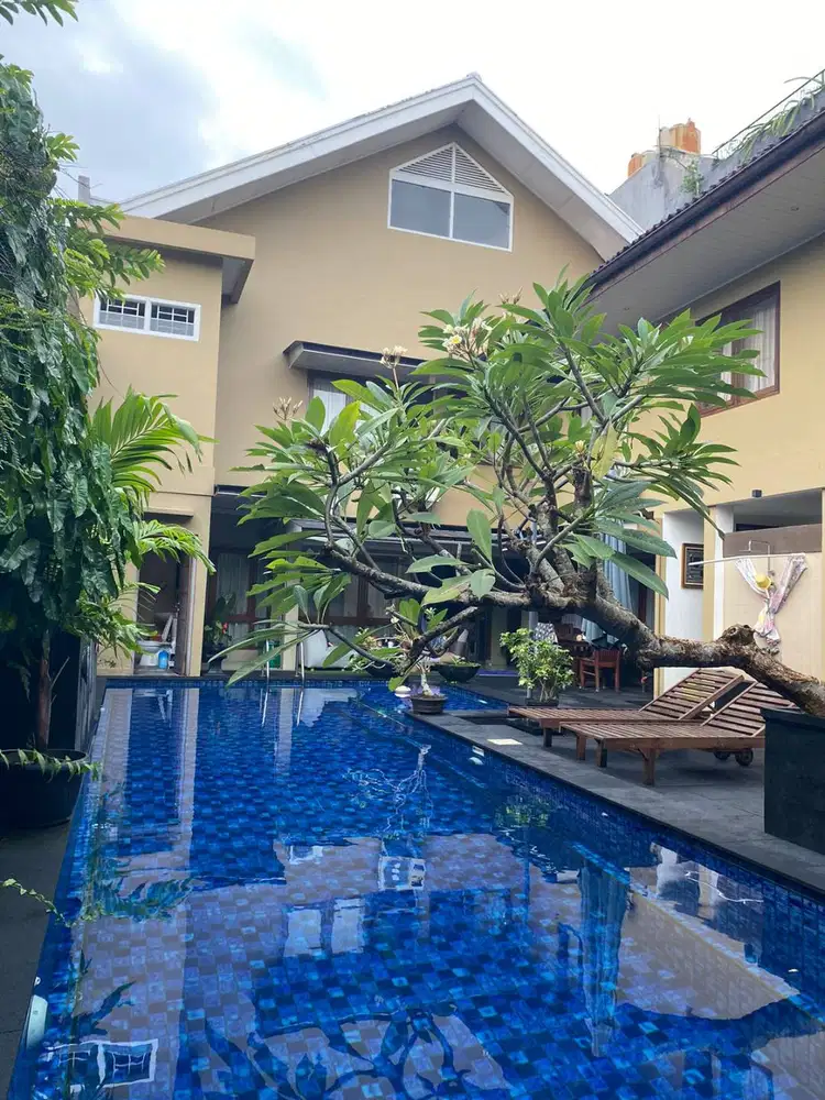 Dijual Rumah Tropis ada Swimming Pool di Bintaro Tangsel OF-13244