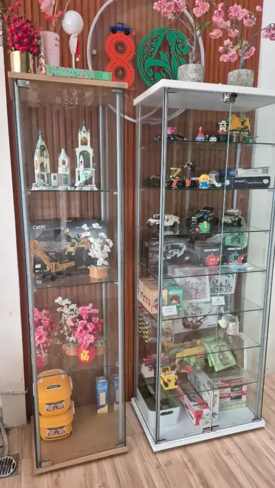 Rak kaca etalase lemari kaca pajangan INFORMA