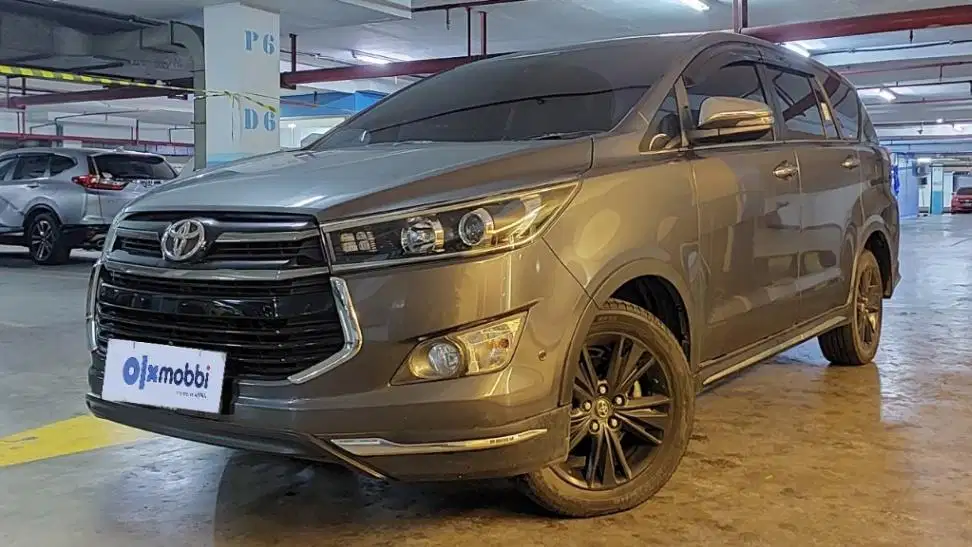 TDP 20JT, Toyota Kijang Innova 2.4 Venturer Solar-AT Hitam 2020