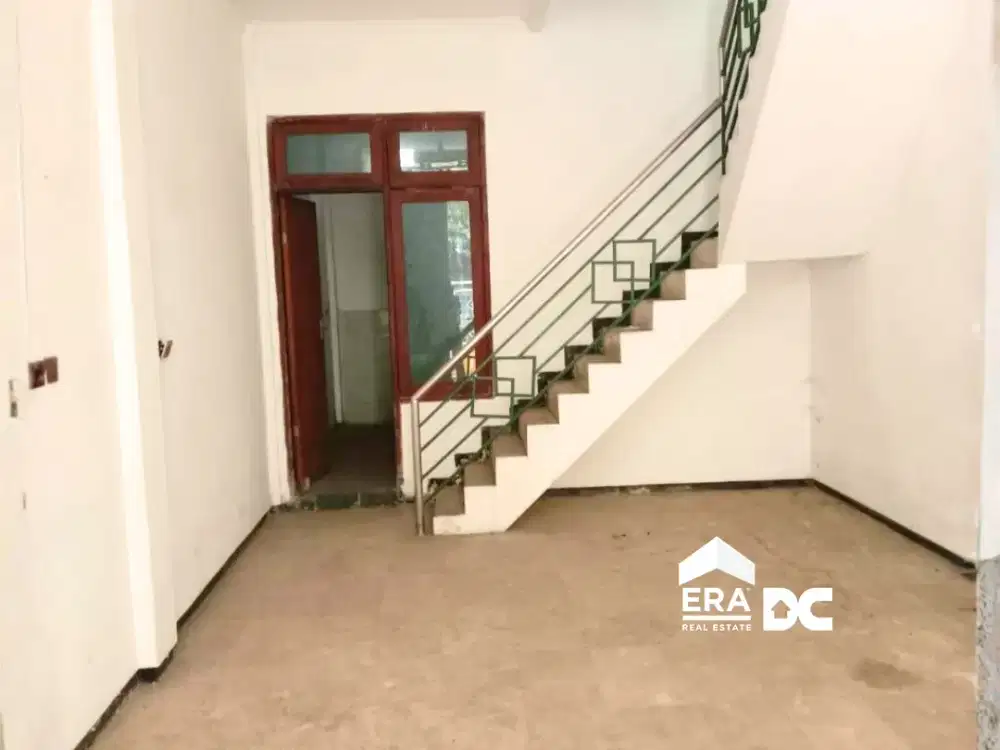 Sewa Ruang Usaha Pinggir Jalan Cocok untuk Salon/Cafe di Ngagel Jaya Utara Surabaya