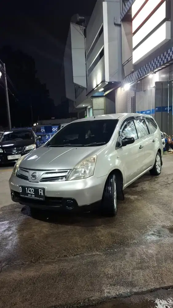 Nissan Grand Livina at 2011