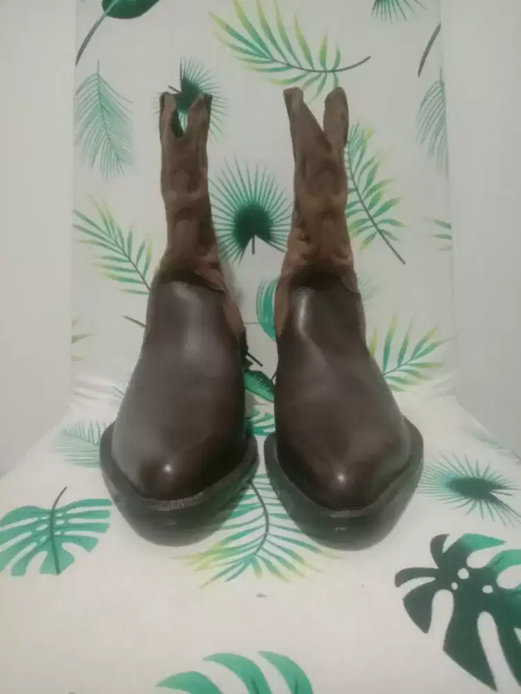 Sepatu Kulit Resleting Model Cowboy