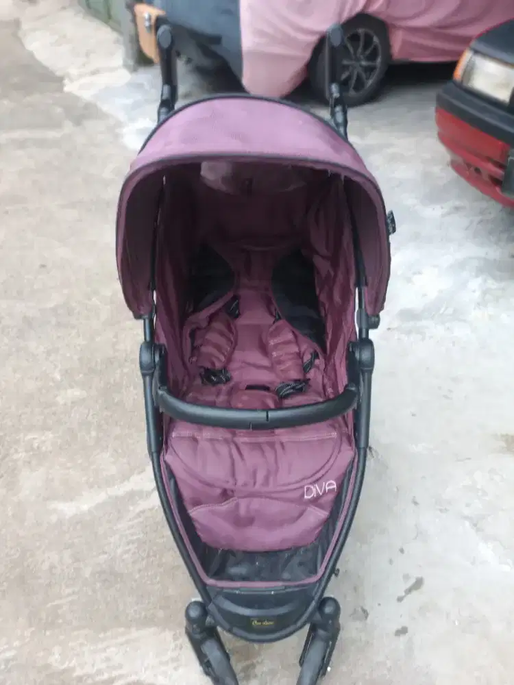 Stroller bayi merk diva