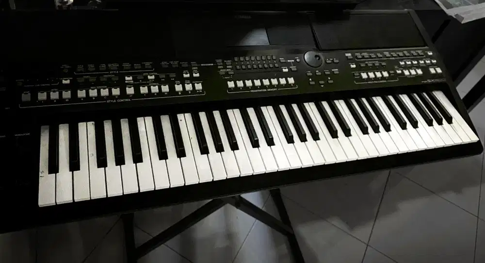 Keyboard Yamaha PSR-SX 600 Second Mulus + Stand/Dudukan