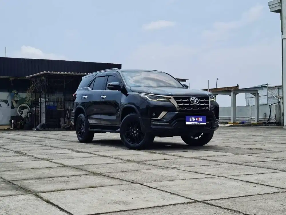 Toyota Fortuner 2.8 GR Sport 2022 Km 57rb Tangan 1