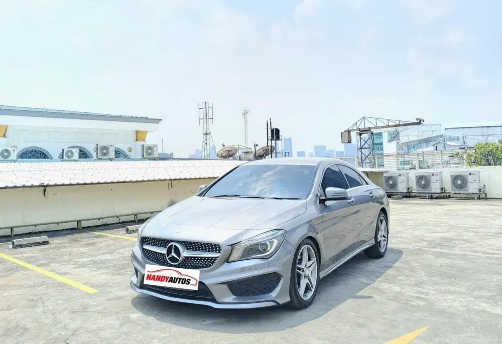 Mercedes Benz CLA200 AMG Tahun 2014 Automatic Abu-abu Metalik