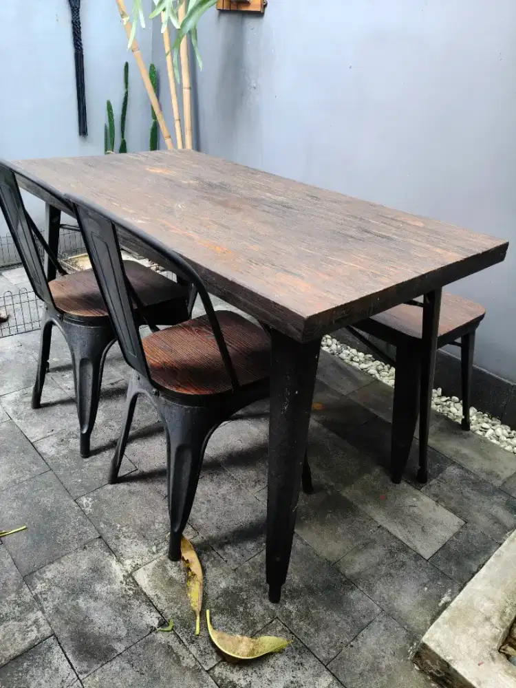 Meja makan indoor outdoor