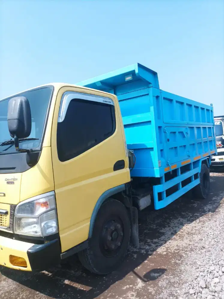 dijual truk canter feshdx tahun 2023