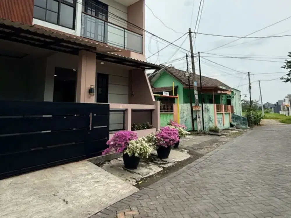 Rumah 2 lantai siap huni Menganti Permai