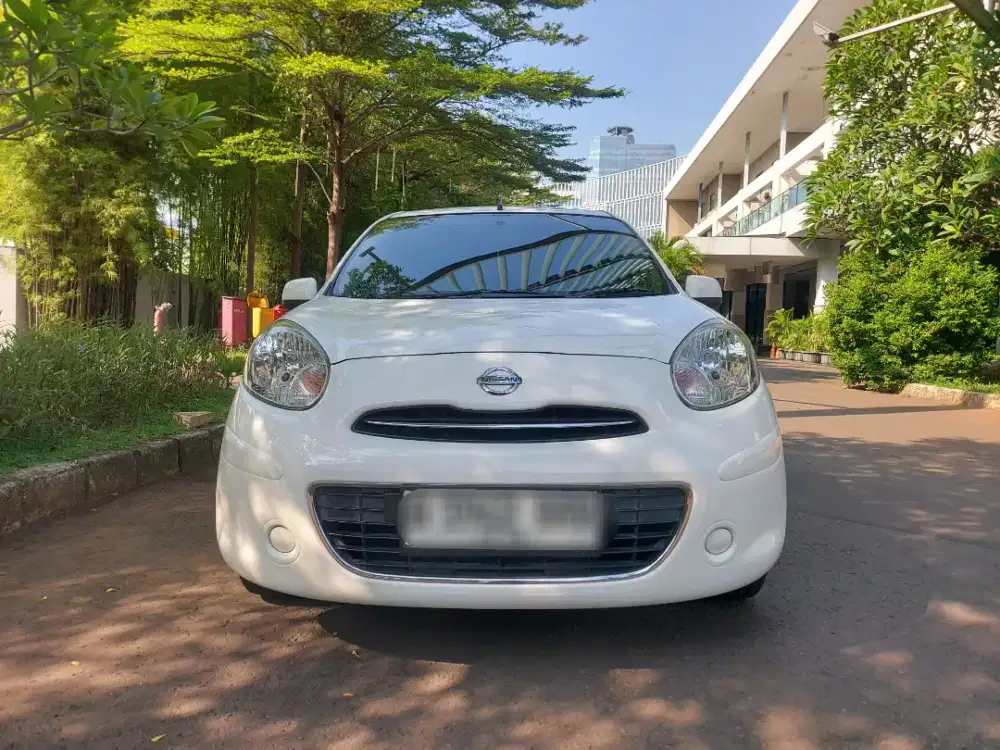 Low KM_ Nissan March 1.2 L AT 2013 / 2014 Putih