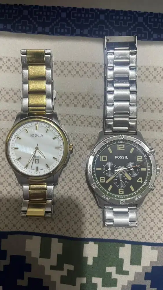 Jam Tangan Original  / Asli  2 Buah