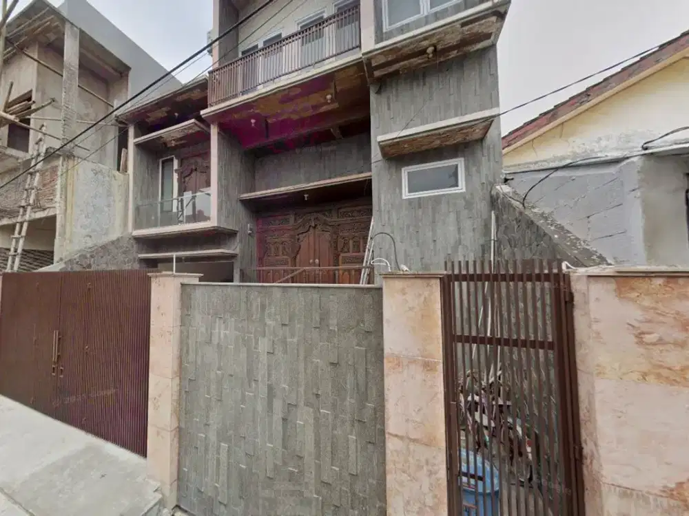 Di Sewakan Rumah 3 Lantai dengan Privat Swimming Pool di Tanjung Priok Jakarta Utara