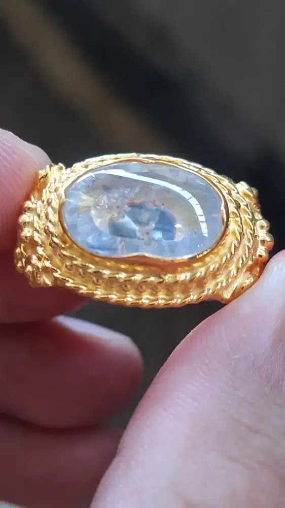 Natural sapphire milky ceylon srilanka