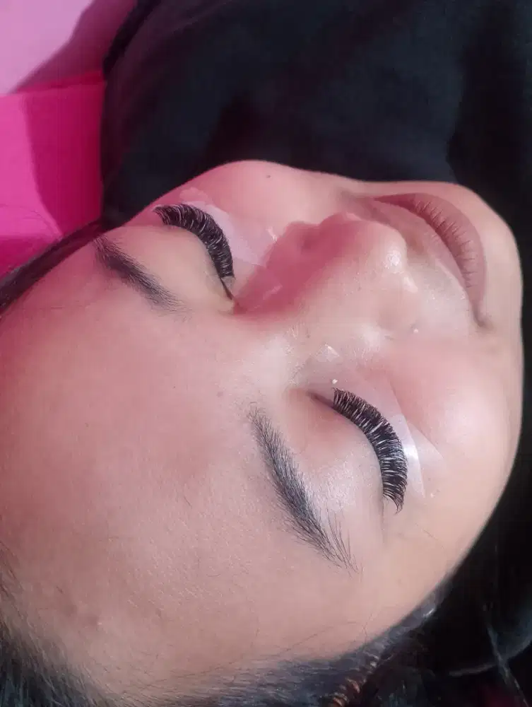 Jasa pemasangan Eyelash Extension dan smoothing rambut