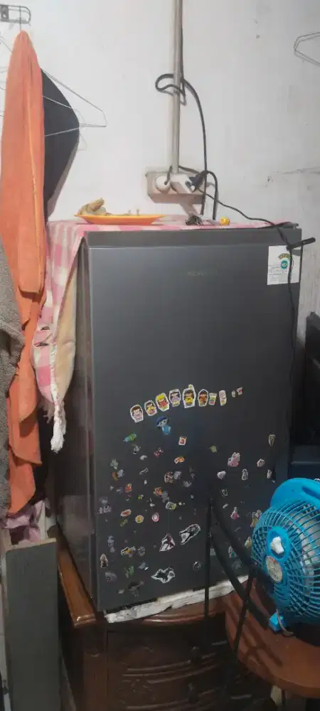 Di jual kulkas hisense