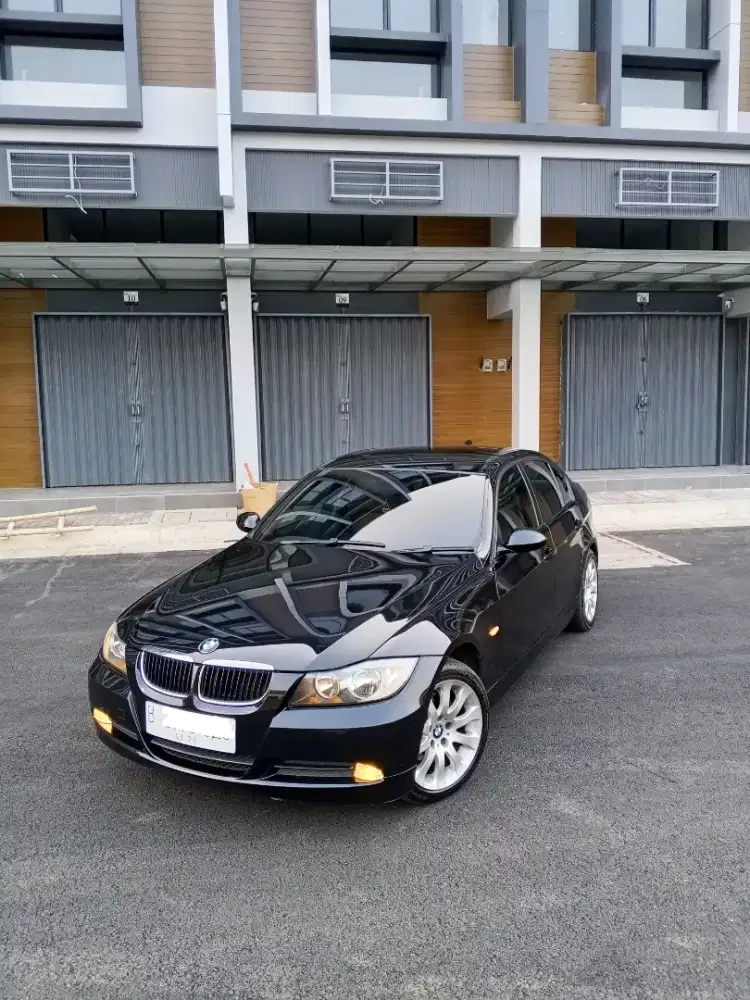 BMW E90 320i 2008