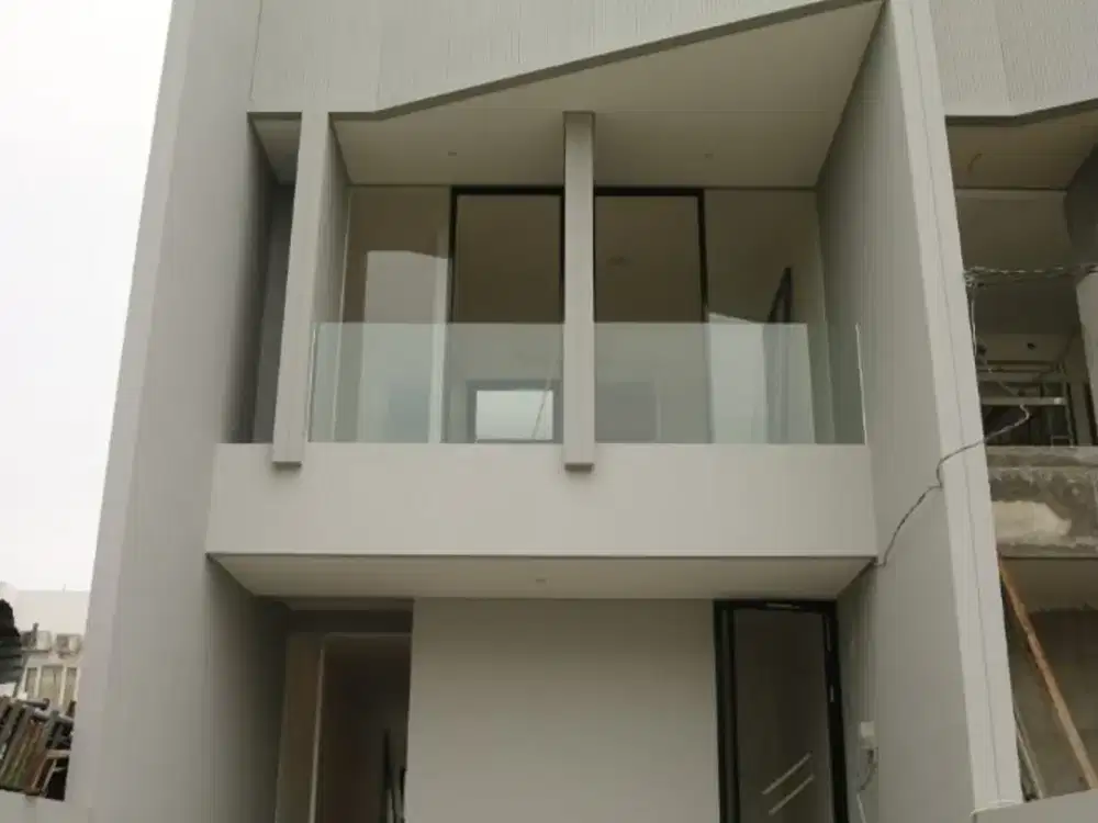 Jual rumah siap huni dian istana wiyung surabaya barat