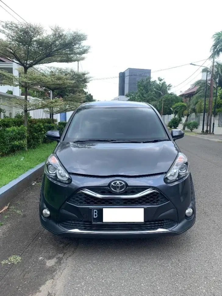 TOYOTA SIENTA 1.5 V FACELIFT AUTOMATIC 2021 (HARGA CASH)