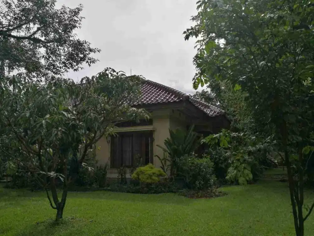 Dijual Rumah Bisa Jadi Villa di Bogor Kota SHM