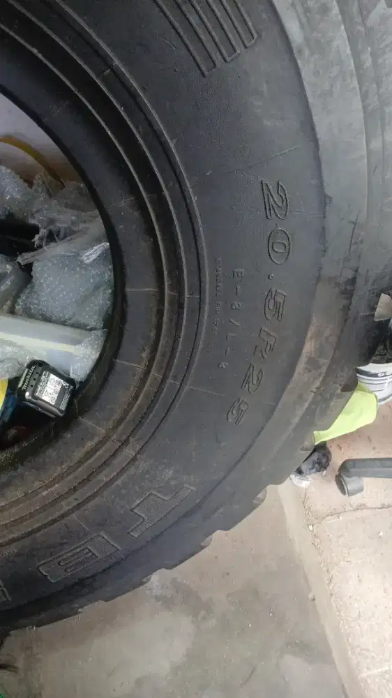 Ban trian gle 20.5.R25