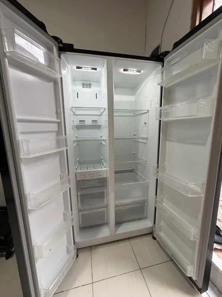 Kulkas Midea like new