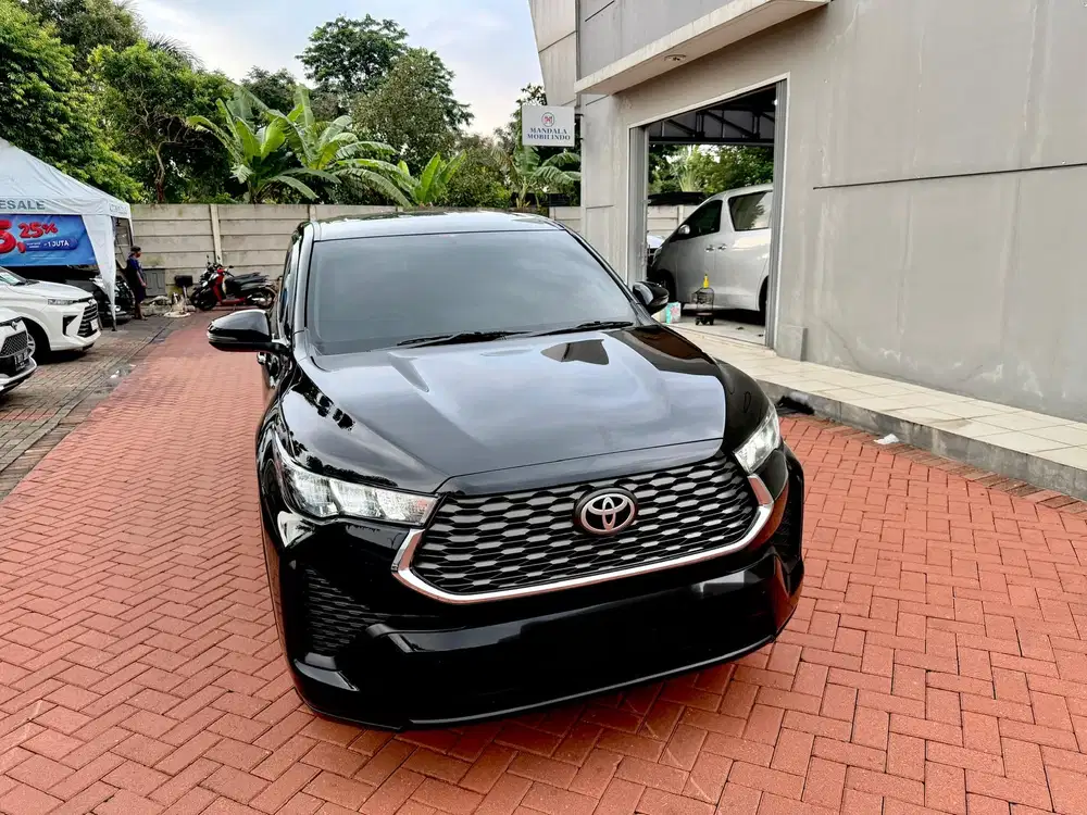 Toyota Zenix G 2.0 hybrid 2025 AT attitude black