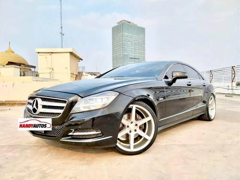 Mercedes Benz CLS 350 Sunroof Tahun 2011 Automatic Hitam