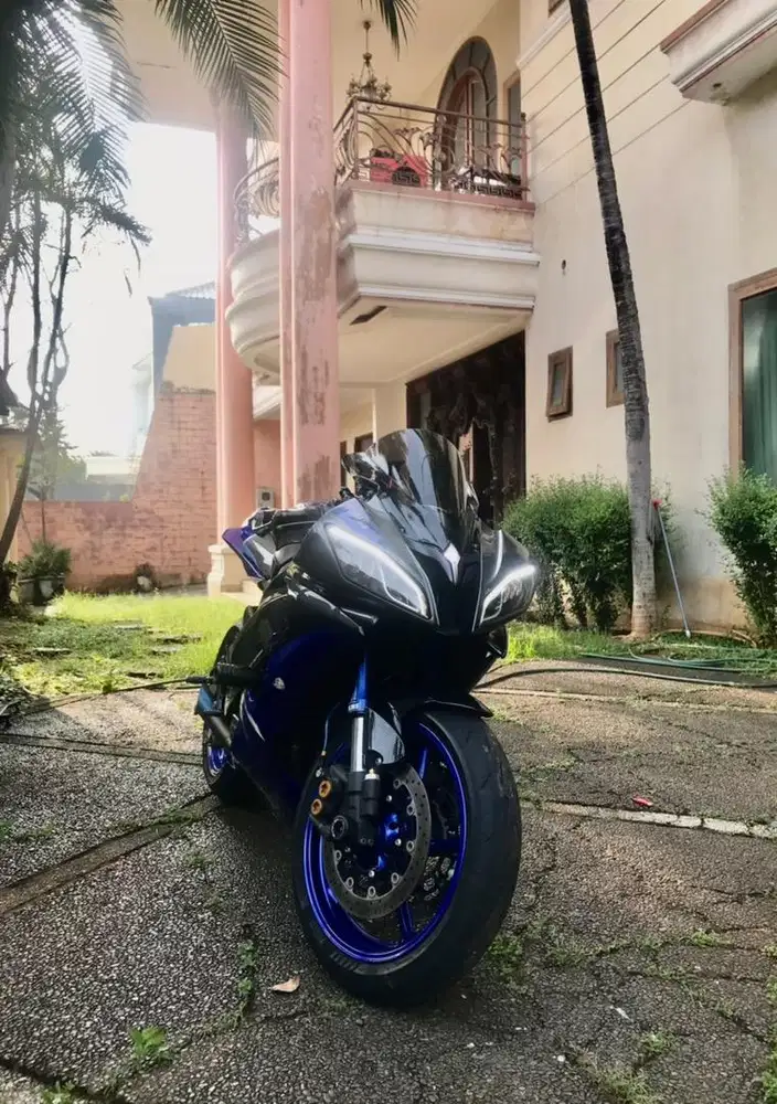 Yamaha R6 Blue Race